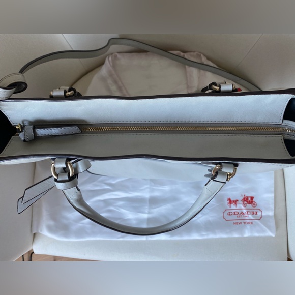 COACH Bag 2-way Versatile - Picture 5 of 7